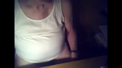 Snapshot of bekklove1 chatting on September 29, 2025, 4:01 pm bekklove1 online show from September 29, 2025, 4:01 pm