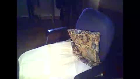 Snapshot of bekklove1 chatting on October 14, 2025, 2:40 pm bekklove1 online show from October 14, 2025, 2:40 pm