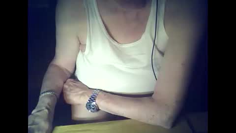 Snapshot of bekklove1 chatting on October 19, 2025, 4:40 pm bekklove1 online show from October 19, 2025, 4:40 pm