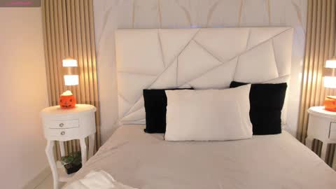 Snapshot of belacampbell chatting on October 9, 2025, 6:11 am Bela online show from October 9, 2025, 6:11 am