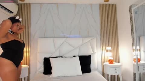 Snapshot of belacampbell chatting on October 10, 2025, 5:28 am Bela online show from October 10, 2025, 5:28 am