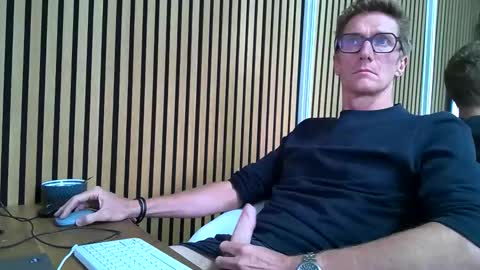 SexFriendFrance online show from September 18, 2025, 11:45 am