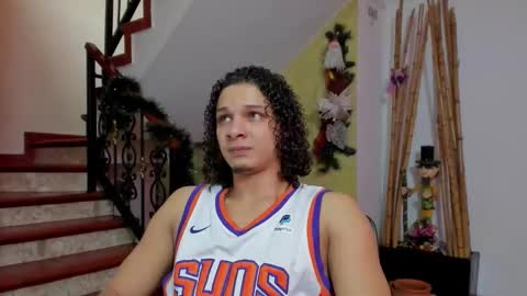 independent model online show from December 22, 2025, 5:43 pm