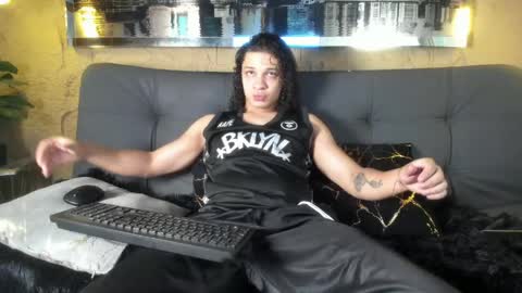 independent model online show from May 15, 2026, 4:19 am