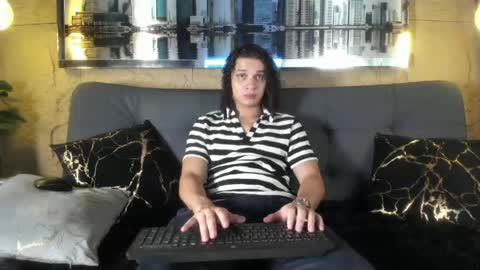 independent model online show from May 16, 2026, 10:23 am