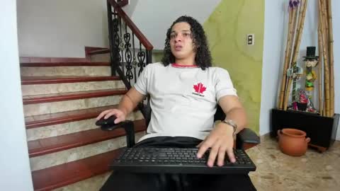 independent model online show from May 27, 2026, 7:00 pm