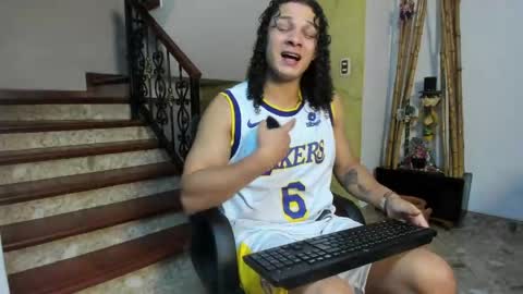 independent model online show from June 2, 2026, 10:45 pm