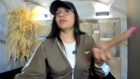 Snapshot of belen_green chatting on May 8, 2026, 12:10 pm Belen online show from May 8, 2026, 12:10 pm