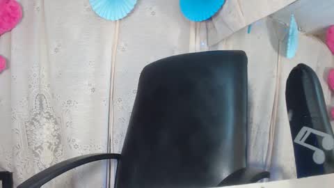 modelo independiente online show from December 5, 2024, 3:04 am