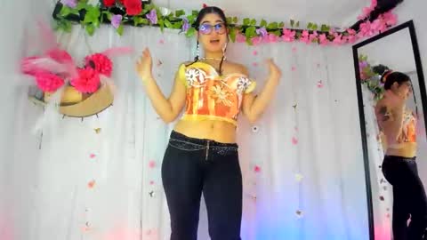 Snapshot of belinda_luna_ chatting on November 5, 2025, 11:27 pm modelo independiente online show from November 5, 2025, 11:27 pm