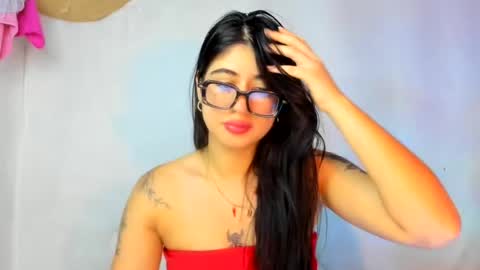 modelo independiente online show from July 15, 2026, 1:33 am