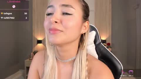 Bella cam online show from January 7, 2025, 10:30 pm
