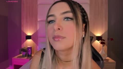 Bella cam online show from October 27, 2025, 7:29 pm