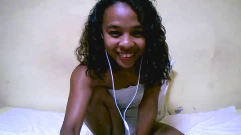 Snapshot of bella193999 chatting on December 5, 2024, 9:17 am bella193999 online show from December 5, 2024, 9:17 am