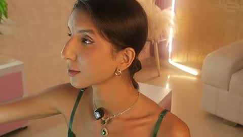 Snapshot of bella19__ chatting on May 6, 2026, 8:36 pm bella19 online show from May 6, 2026, 8:36 pm