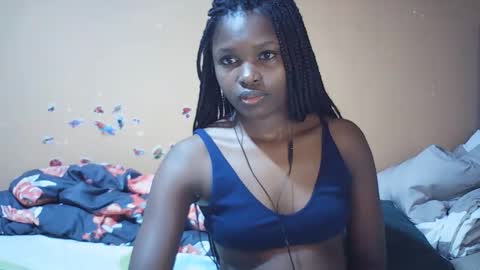 Bella online show from November 14, 2025, 3:00 pm