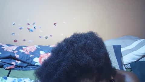 Bella online show from November 21, 2025, 3:38 am