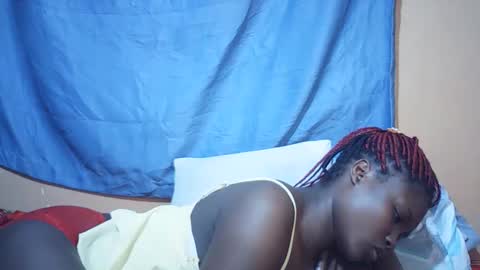 Bella online show from December 22, 2025, 12:02 pm