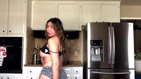 bella69donna online show from February 26, 2026, 3:55 pm