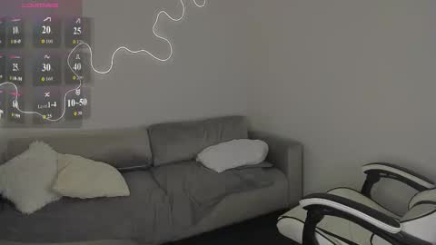 Snapshot of bella__sss chatting on February 13, 2026, 3:24 am Hi I am Bella online show from February 13, 2026, 3:24 am