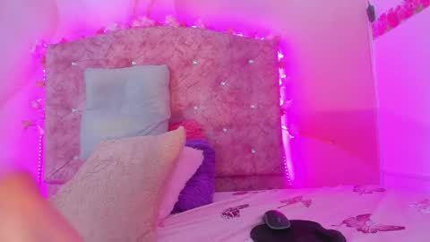 Melanie  online show from December 4, 2024, 11:02 pm