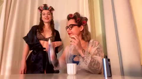 Snapshot of bella_alita chatting on December 21, 2024, 4:46 pm  lita  online show from December 21, 2024, 4:46 pm