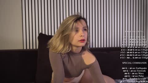 Snapshot of bella_alita chatting on December 24, 2024, 8:27 pm  lita  online show from December 24, 2024, 8:27 pm