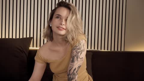 Snapshot of bella_alita chatting on December 30, 2024, 8:15 pm  lita  online show from December 30, 2024, 8:15 pm