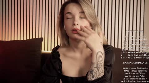 Snapshot of bella_alita chatting on January 3, 2025, 8:32 pm  lita  online show from January 3, 2025, 8:32 pm