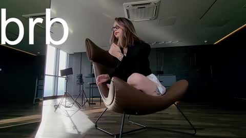 Snapshot of bella_alita chatting on January 5, 2025, 5:41 am  lita  online show from January 5, 2025, 5:41 am