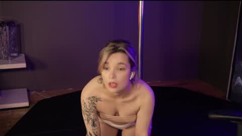 Snapshot of bella_alita chatting on January 28, 2025, 8:58 pm  lita  online show from January 28, 2025, 8:58 pm