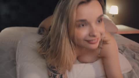 Snapshot of bella_alita chatting on March 7, 2025, 11:38 pm  lita  online show from March 7, 2025, 11:38 pm