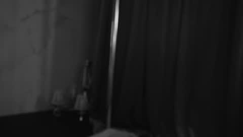 Snapshot of bella_alita chatting on September 12, 2025, 8:42 pm  lita  online show from September 12, 2025, 8:42 pm