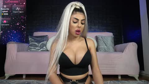 Emma  Bella online show from January 29, 2025, 9:07 pm