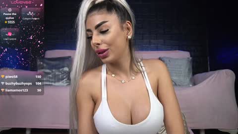 Emma  Bella online show from February 6, 2025, 10:21 pm