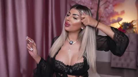 Emma  Bella online show from May 6, 2026, 9:31 pm