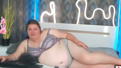 Snapshot of bella_blvack chatting on May 27, 2026, 5:54 pm bella_blvack online show from May 27, 2026, 5:54 pm