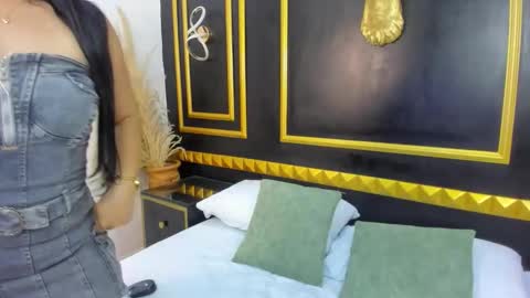 B E L L A online show from February 5, 2026, 2:11 pm