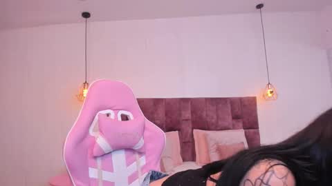 Snapshot of bella_clarck chatting on October 31, 2025, 2:45 am BELLA CLARCK online show from October 31, 2025, 2:45 am