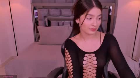 Snapshot of bella_clark2 chatting on May 14, 2026, 8:37 pm Bella online show from May 14, 2026, 8:37 pm