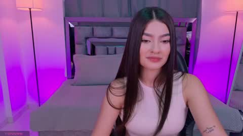 Snapshot of bella_clark2 chatting on May 15, 2026, 2:24 pm Bella online show from May 15, 2026, 2:24 pm