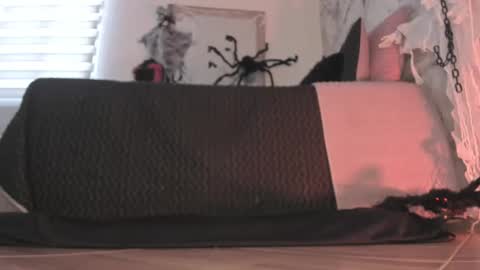 Snapshot of bella_desi chatting on October 29, 2025, 1:35 pm Dessi online show from October 29, 2025, 1:35 pm