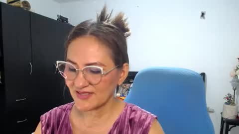 Snapshot of bella_ghisell chatting on July 15, 2026, 1:33 am Bella online show from July 15, 2026, 1:33 am
