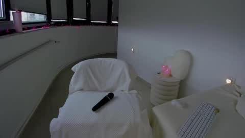 Snapshot of bella_hot77 chatting on March 28, 2026, 10:48 am Anna online show from March 28, 2026, 10:48 am