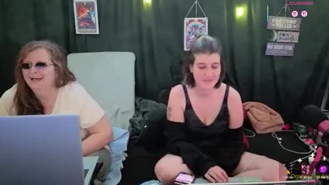 Bella James online show from November 22, 2025, 5:23 pm