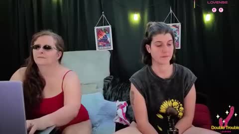 Bella James online show from December 3, 2025, 7:23 pm