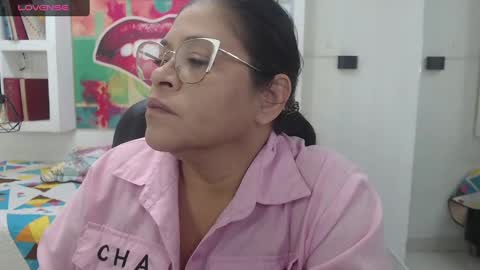 lady online show from September 18, 2025, 11:45 am