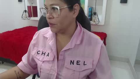 lady online show from September 29, 2025, 11:37 am