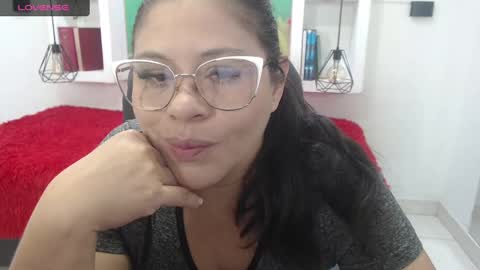 lady online show from October 3, 2025, 11:40 am