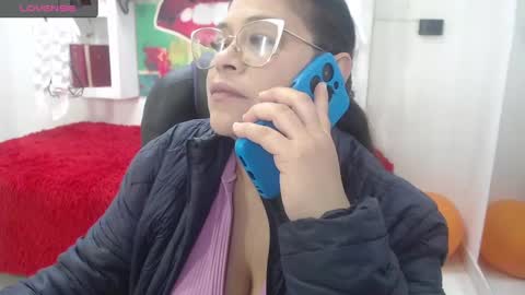 lady online show from October 20, 2025, 11:54 am